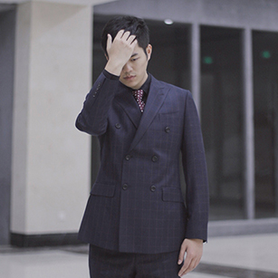 男士深蓝窗格西服定制