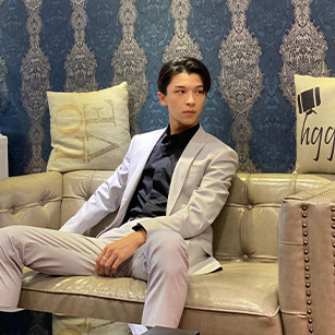 男士白色商务同款西服定制